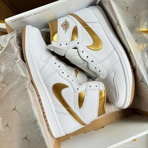Air Jordan 1 High OG WMNS white gum light Metallic Gold FD2596-107 size 5w - 12w